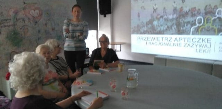 Bezpieczeństwo farmakologiczne na Bemowie – przystanek „Dwa Jelonki”